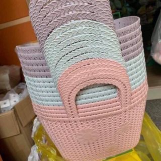 Giỏ nhựa đi chợ