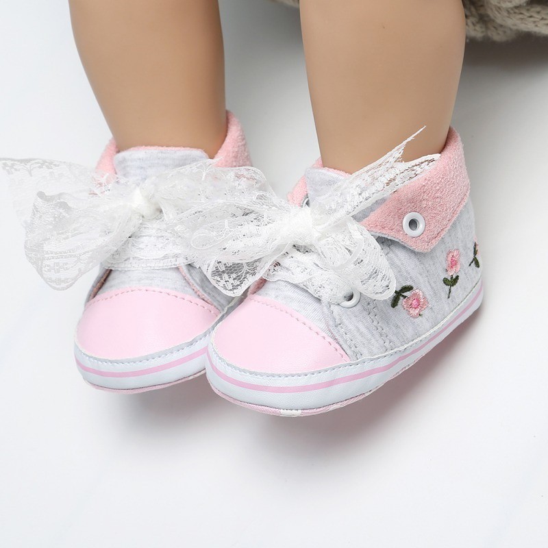 Giày bata đính nơ ren đáng yêu cho bé gái