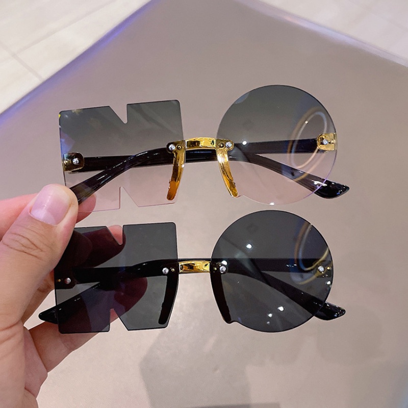 Kính mát không gọng màu gradient dễ thương thời trang cho bé
