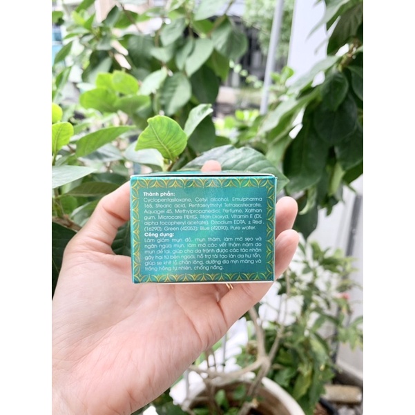 KEM WHITE WORLD MỤN THÂM LIỀN SẸO SE KHÍT LỖ CHÂN LÔNG 12H SPF50+/PA+++ 6GR