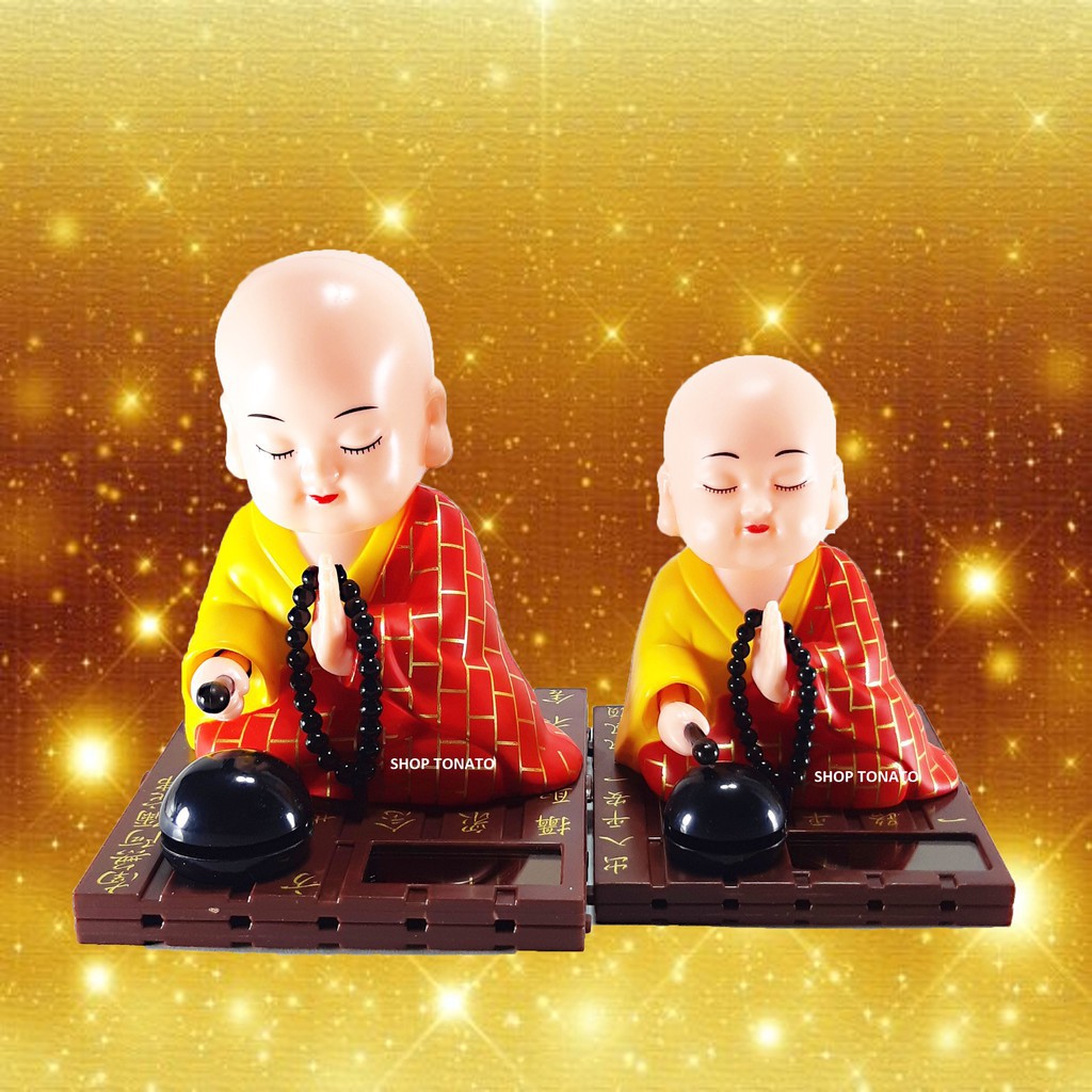 Tượng Thầy Chùa Gõ Mỏ Tụng Kinh trang trí xe hơi, phong thủy, bàn làm việc năng lượng mặt trời