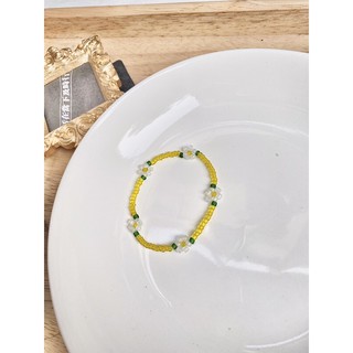 Vòng tay hoa cúc hạt cườm mờ