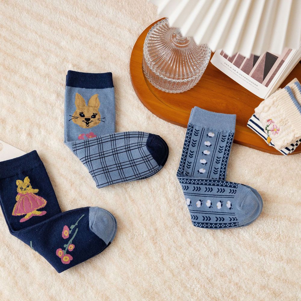 Đôi Vớ Cotton Thoáng Khí Họa Tiết Sọc Caro Dễ Thương Dành Cho Nữ