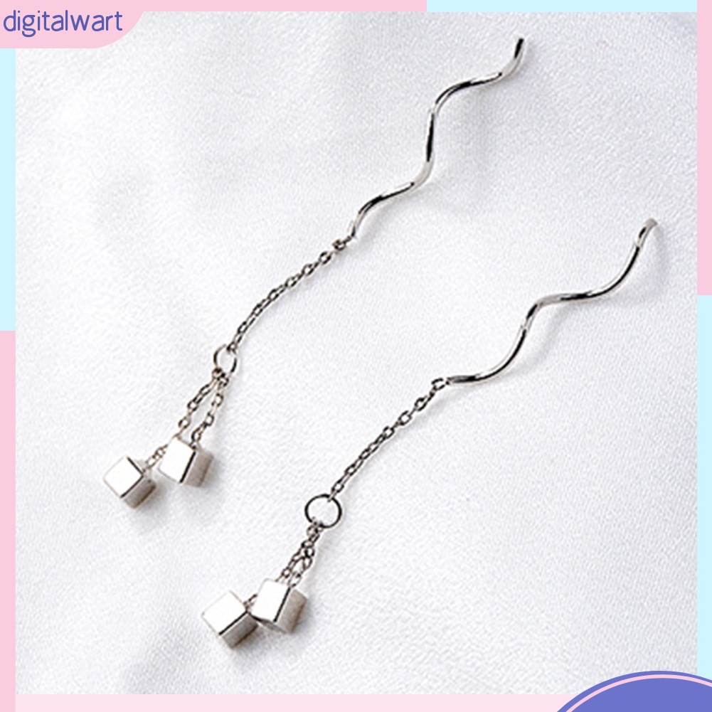 Khuyên tai dáng dài tua rua thời trang dành cho bạn nữ