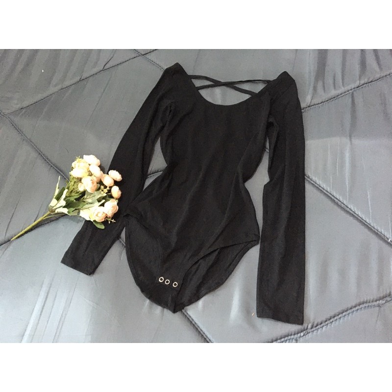 Bodysuit đan dây sau lưng