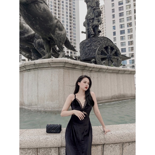 VÁY 2 DÂY NHUNG PHA REN