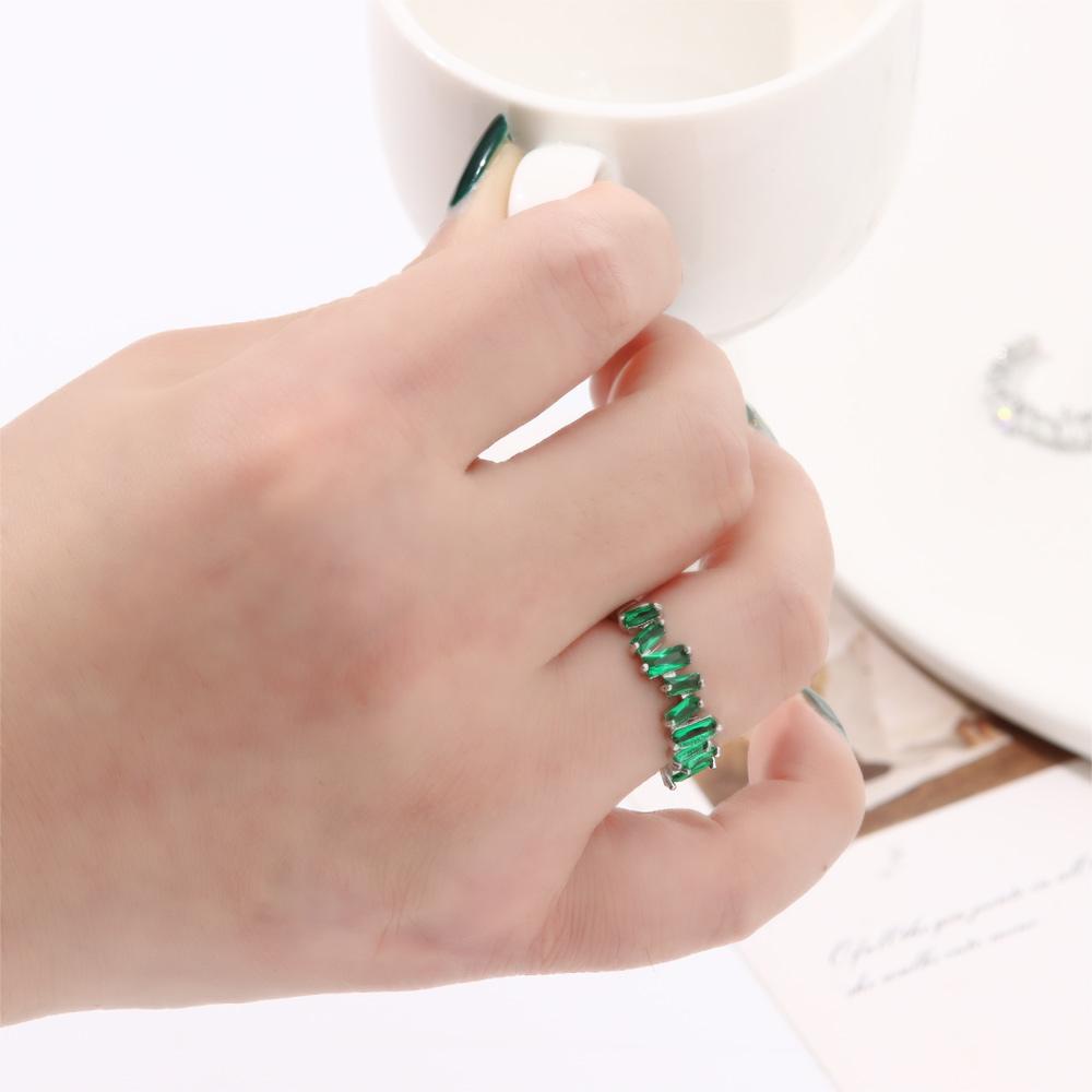 Nhẫn Cưới Dạng Hở Màu Cầu Vồng ROWANS