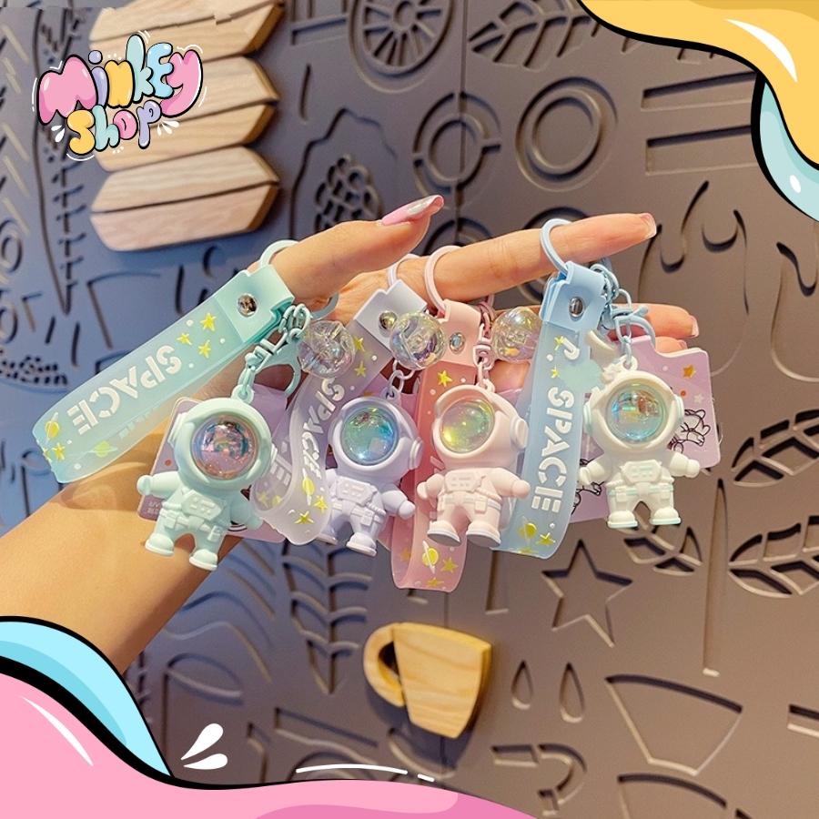 Móc khóa Phi Hành Gia dễ thương có đèn chiếu nhiều màu cute phụ kiện túi xách, ba lô -Minkey