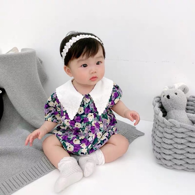 Body cổ trắng bé gái