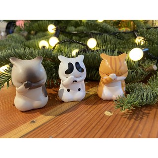 Mô hình mèo che mặt trang trí bàn học, bàn làm việc