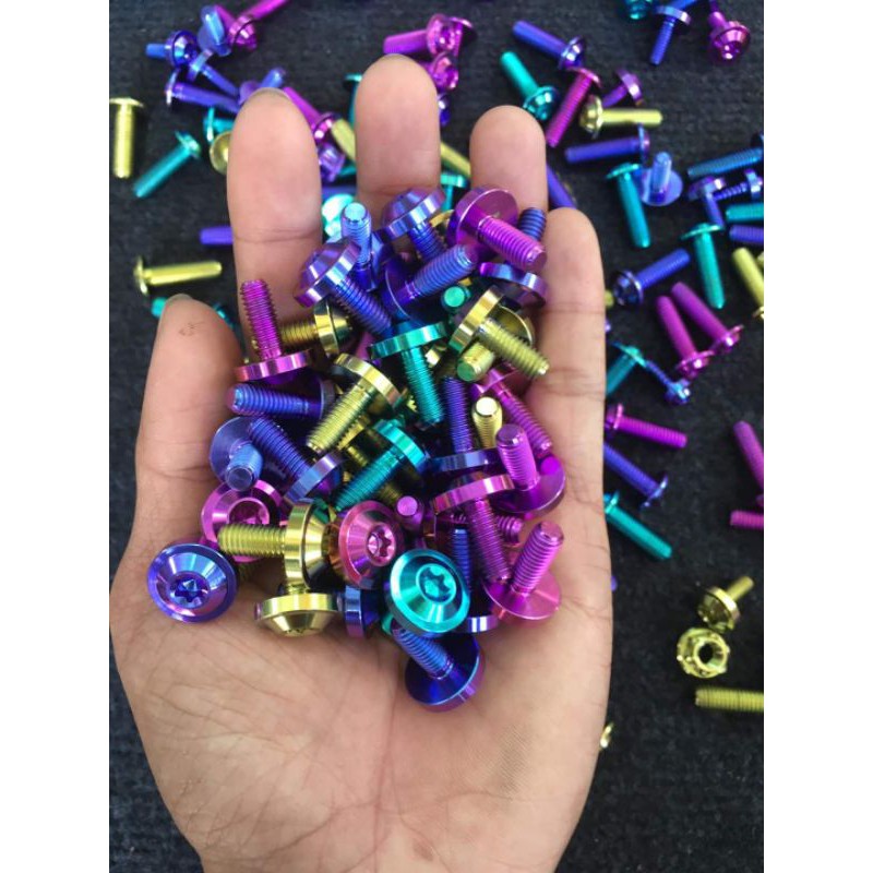 Ốc titan 6li15 gắn dàn áo ốp pô bảng tên carte mọi loại xe