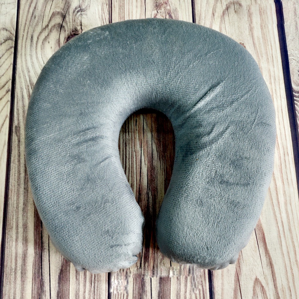 Gối kê cổ chống đau mỏi vai gáy cao cấp chất liệu cao su non