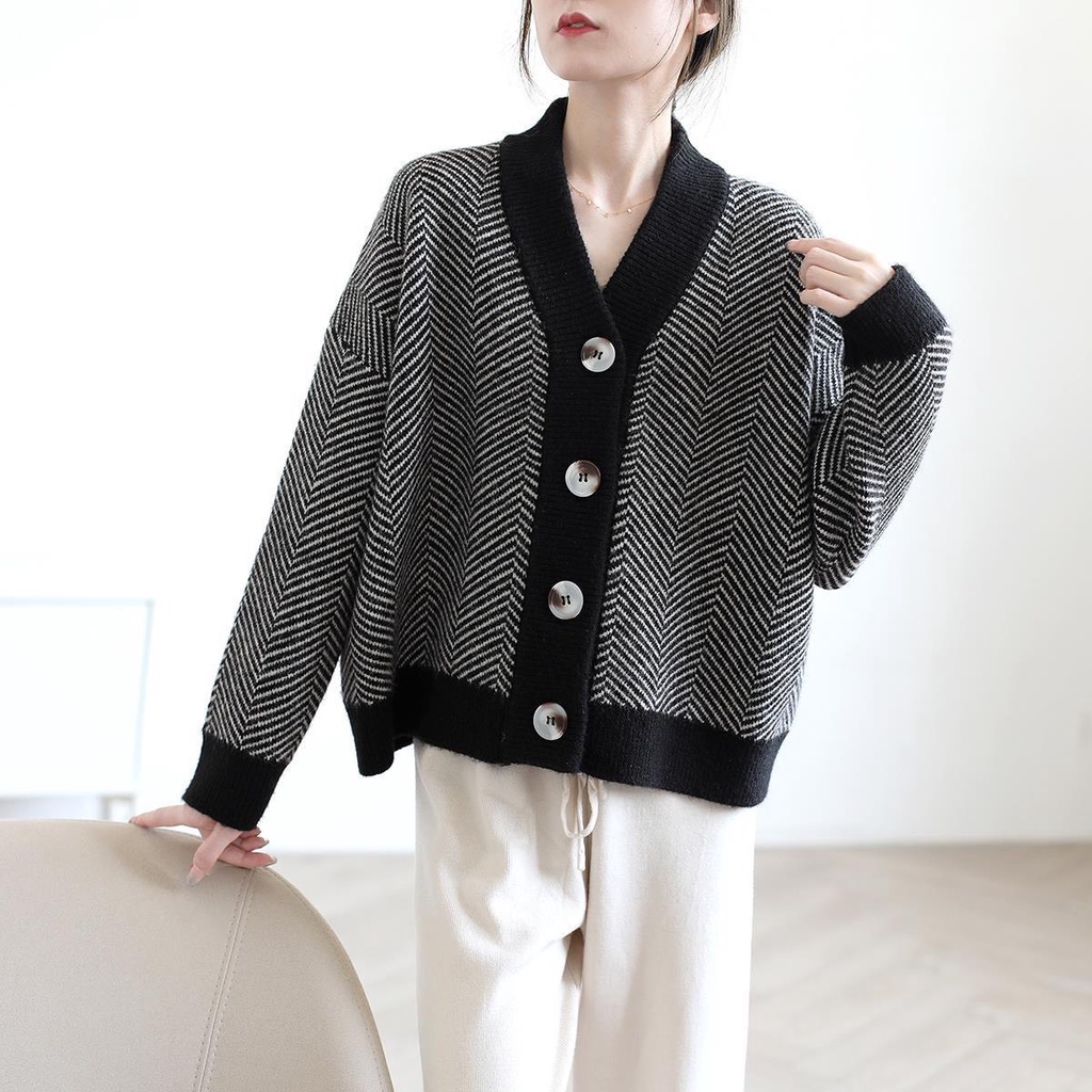 Áo cardigan kẻ sọc chéo len đan dày dặn sang chảnh | BigBuy360 - bigbuy360.vn