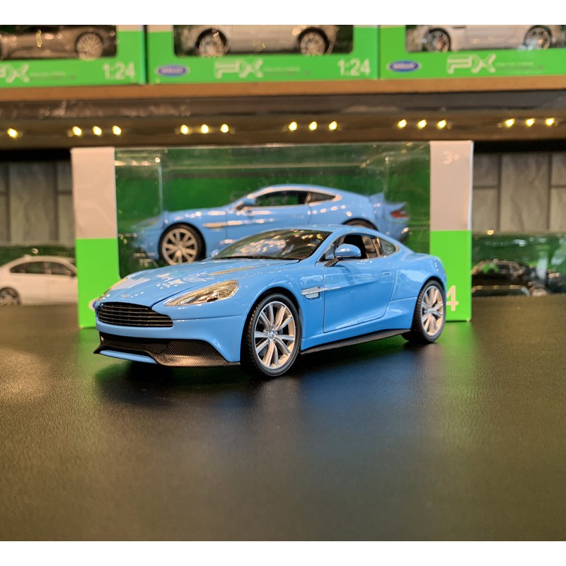 Mô hình trưng bày xe Aston Martin Vanquish tỉ lệ 1:24 Welly màu xanh