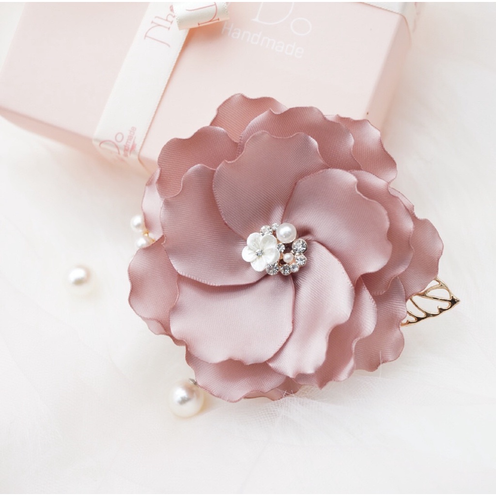 Hoa cài áo thủ công cao cấp -Jasline - Dusty Pink- size 8cm-Lụa-Hoa vải Nhando Handmade