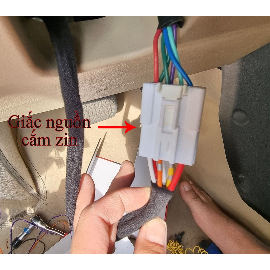 Nút Start Stop đề nổ từ xa trên khiển zin và khởi động trên nút bấm.Giắc nguồn cắm zin theo từng dòng xe