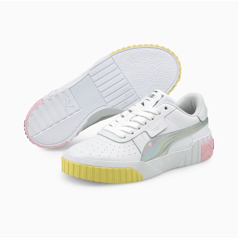 giày sneaker