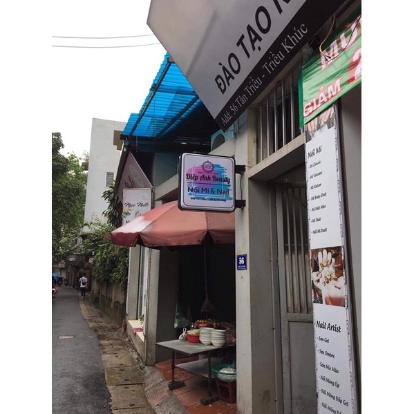 Biển vẫy quảng cáo mica hút nổi
