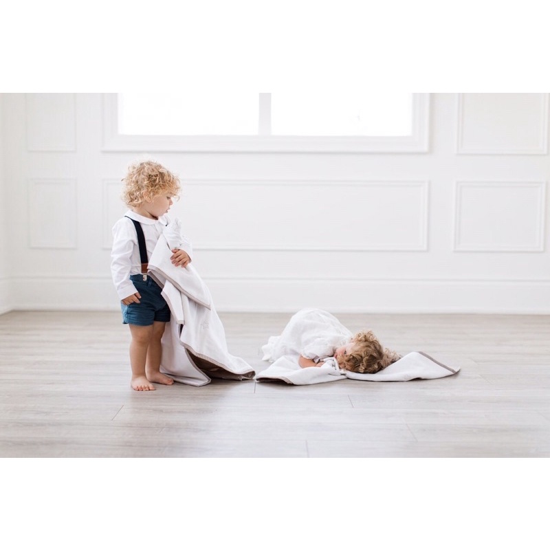 Váy đầm Zara trắng bèo cổ tay bồng bé gái