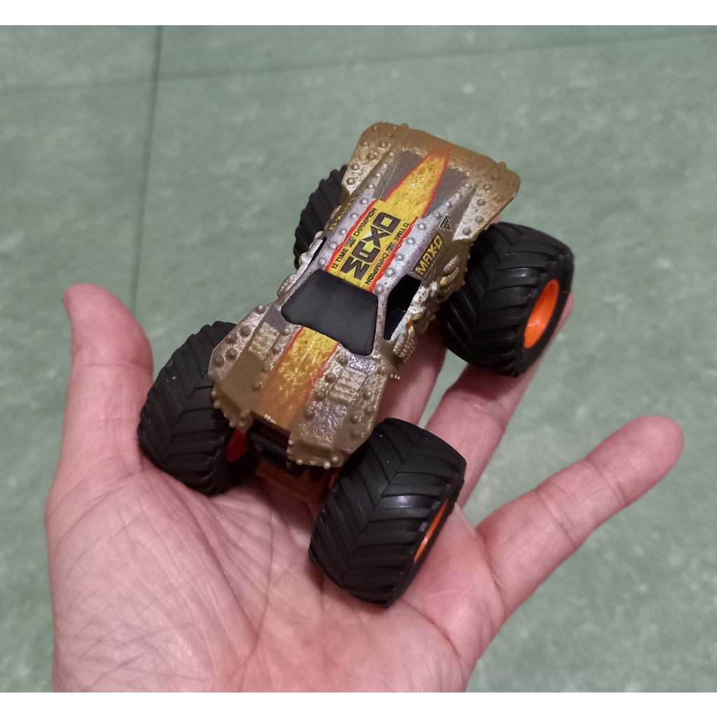 Xe địa hình Monster Jam 1:64  , vui lòng xem phần mô tả sản phẩm ạ