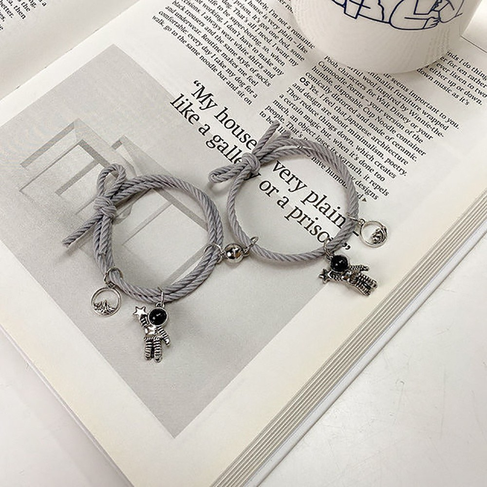 Set 2 dây đeo tay nam châm mặt phi hành gia cho cặp đôi