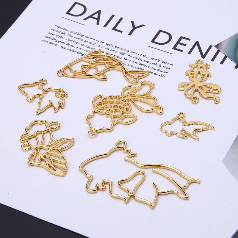 Bộ 7 Mặt Dây Chuyền Hình Cá Vàng Bằng Resin UV DIY
