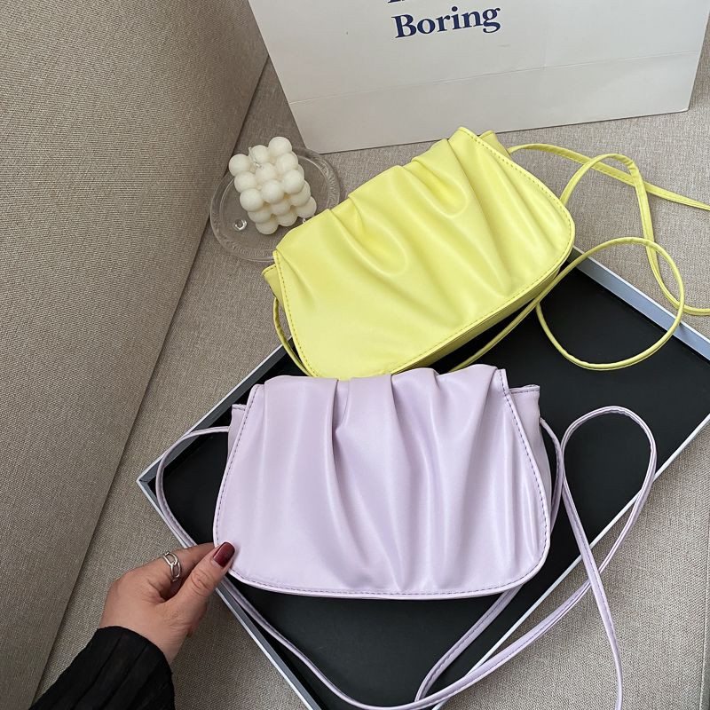 Túi đeo chéo dạng đám mây duyên dáng dành cho phái đẹp