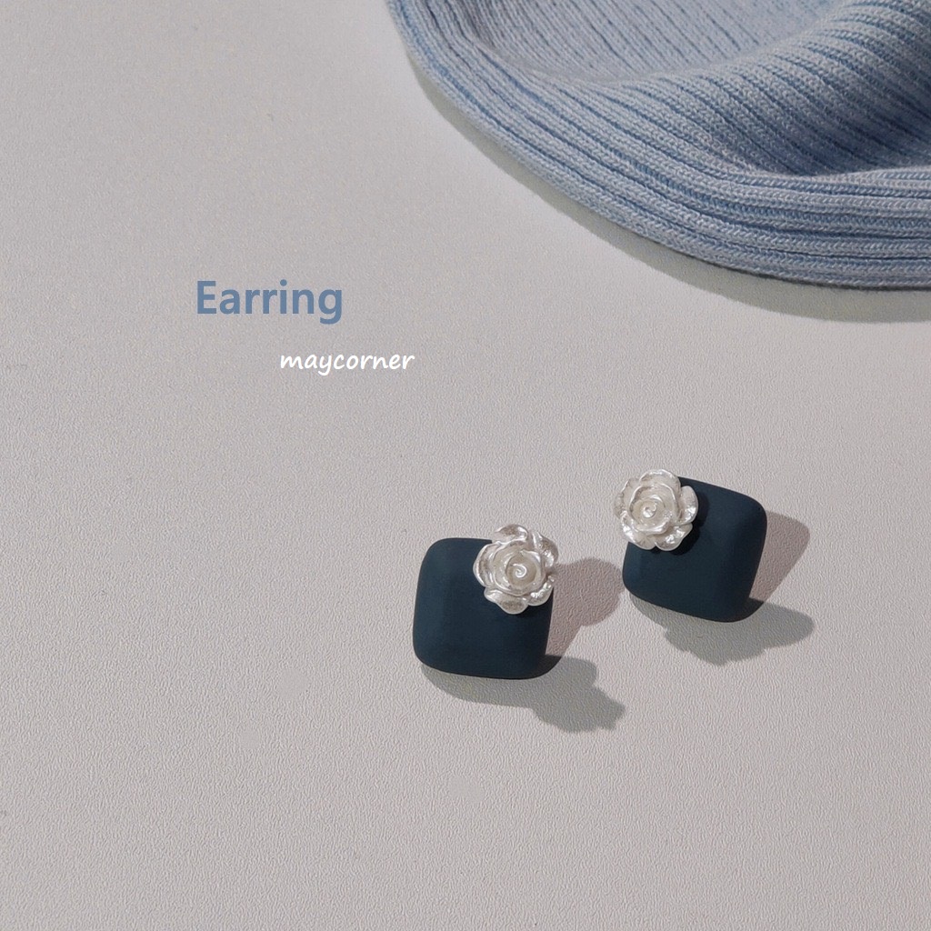 Khuyên tai hình học đính hoa trắng lạ mắt chốt bạc 925 cao cấp B940