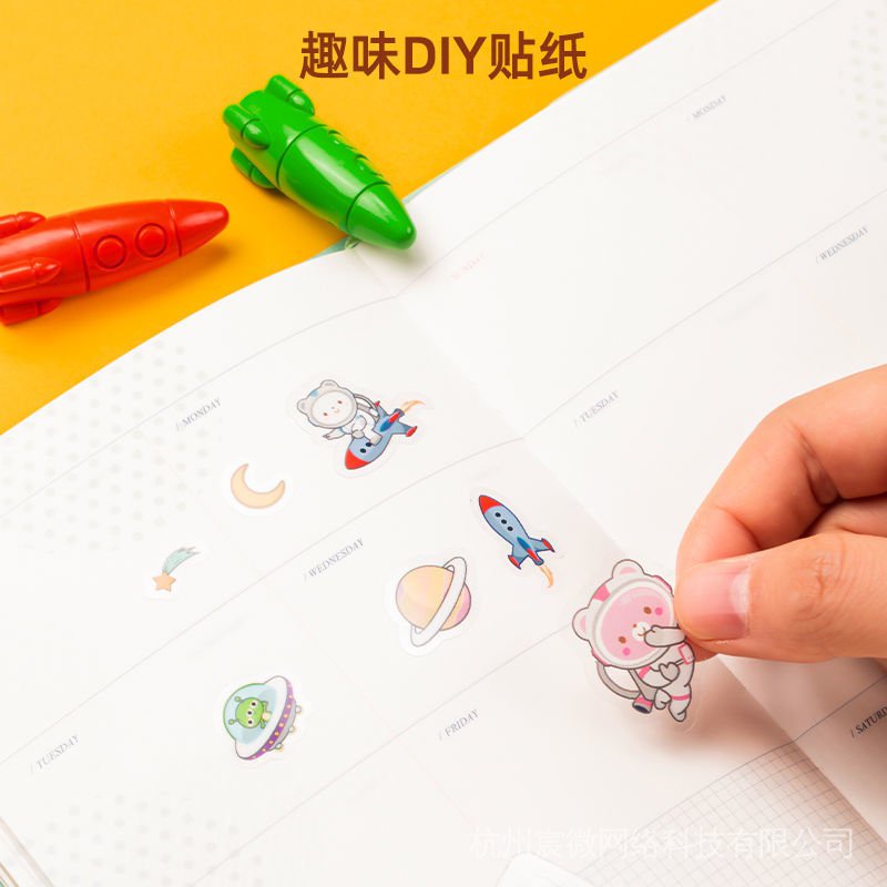 Bút Sáp Deli Không Độc Hại Thiết Kế Hình Tên Lửa Hoạt Hình Dễ Thương