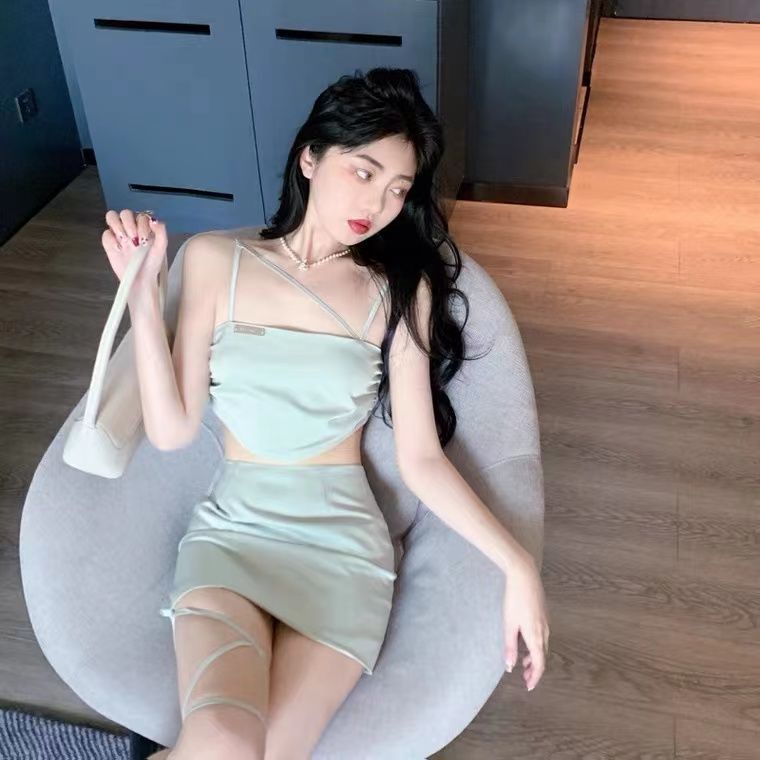 Bộ 2 mảnh gồm áo dây buộc ngang lưng và váy ngắn eo cao thời trang mùa hè 2022 cho nữ