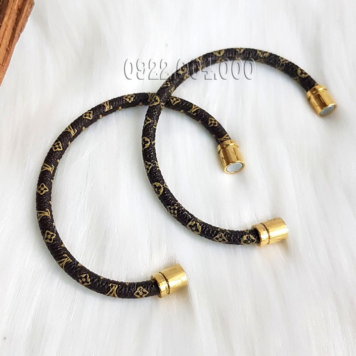 Vòng tay simili, vòng tay đầu khóa màu vàng khắc chữ VZ1634.