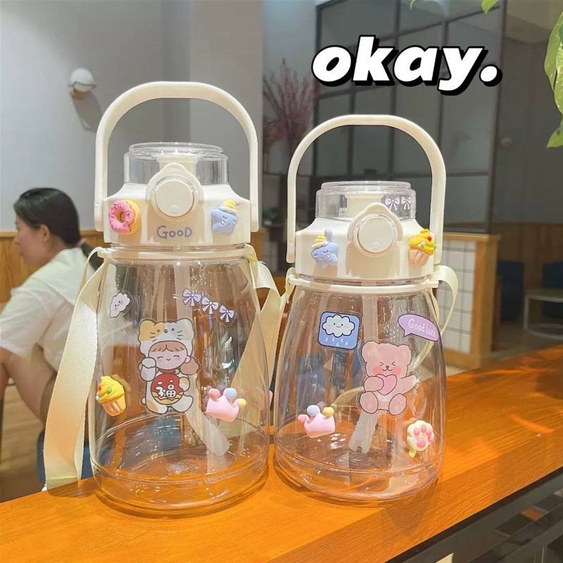 Bình Đựng Nước Uống Cho Bé Có Ống Hút Bằng Nhựa 1,1 Lít Kèm Dây Và Có Quai Sách