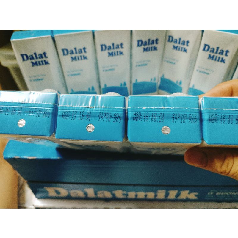LỐC 4 HỘP SỮA TƯƠI TIỆT TRÙNG ÍT ĐƯỜNG DALAT MILK 180ML DATE MỚI NHẤT