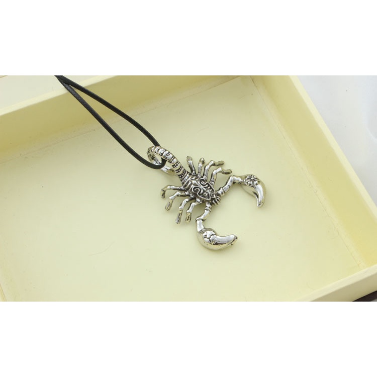 Vòng cổ nam nữ hình bọ cạp cá tính cực ngầu