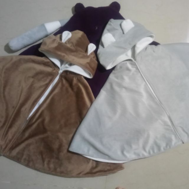 Áo choàng Combo 99k treeship có nhiều màu mẹ cứ nhắn tin tới mình để hỏi nha