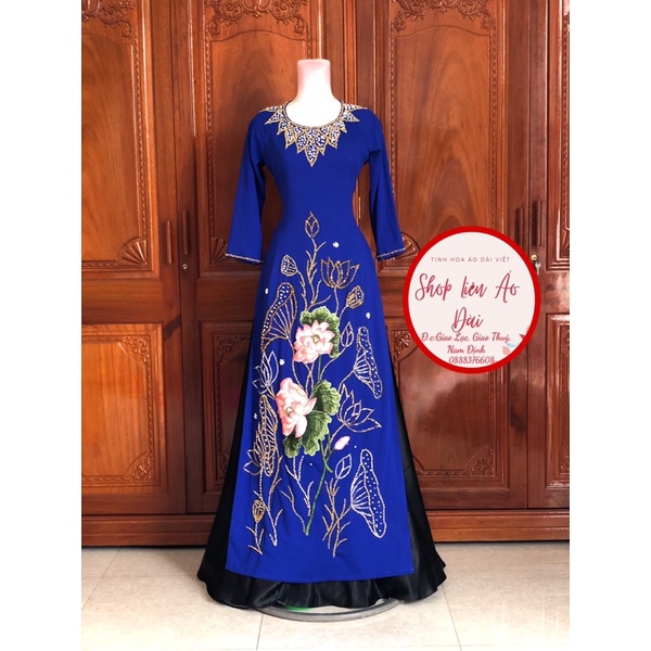 Áo dài xanh cô ban đính kết hoa sen điệu, thiết kế 2 tà cổ tròn tay lỡ