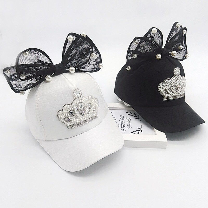 Mũ lưỡi trai in hình vương miện đính ngọc trai giả cho bé gái