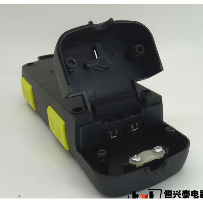 Ổ Cắm Điện 3 Tròn 6 Dẹt Tiện Lợi - 1PCS