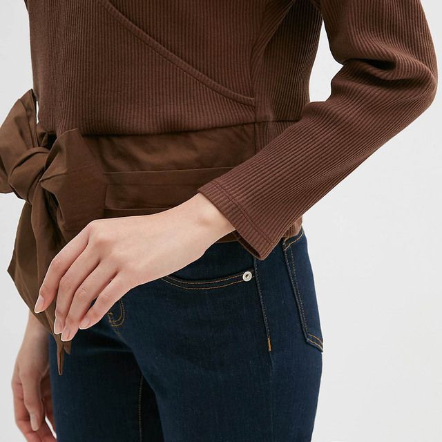 Áo len nữ cổ tim thắt nơ của GU - Nhật