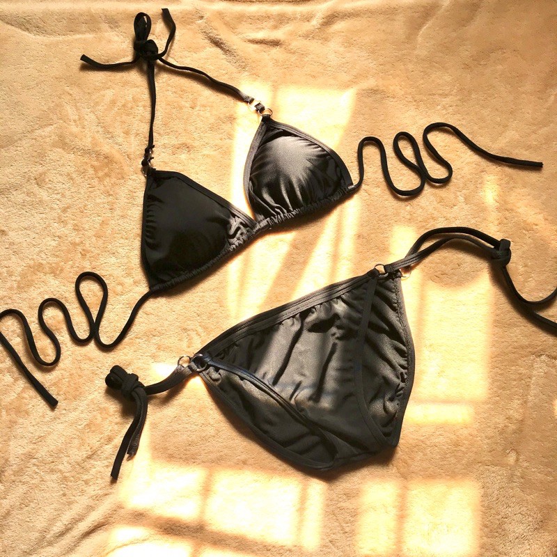 Bikini ❤️ FREESHIP❤️ tam giác đen đính khoen sexy