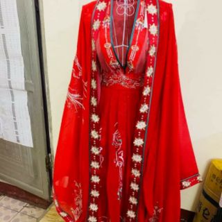 Hán phục đỏ sẵn