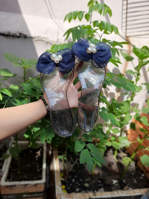 Giày nhựa nơ ren đính ngọc