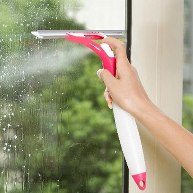 Cây Lau Kính Tiện Dụng Có Bình Xịt Thông Minh -  Cây Lau, Gạt Kính Cán Cứng Đẩy Sạch Kính Hơn (Màu Ngẫu Nhiên)