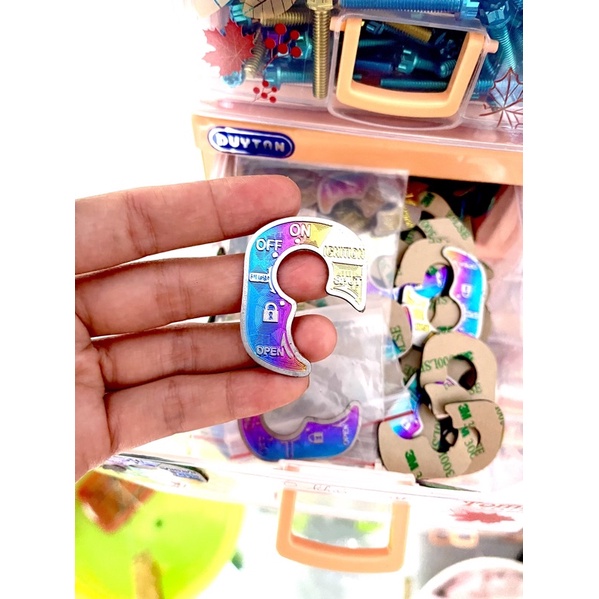 Tem titan dán ổ khóa winner v1