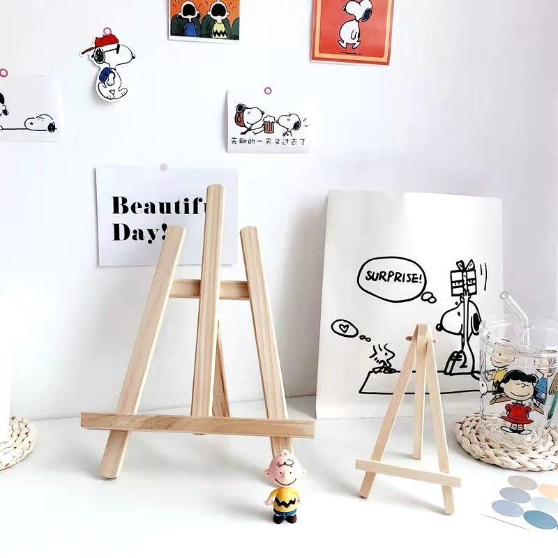 Giá Đỡ Điện Thoại/Máy Tính Bảng Bằng Gỗ Mang Lại Chế Độ Rảnh Tay Tiện Dụng