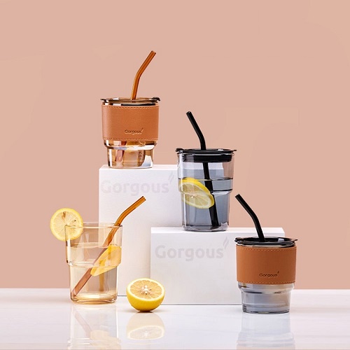 Cốc thủy tinh bọc da chịu nhiệt màu hổ phách GorGous, ly uống nước nắp kín kèm ống hút cao cấp 420ml