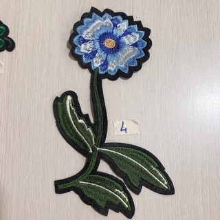 set 2 sticker ủi vải hình hoa cỏ 4 lá