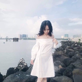 Váy trắng trễ vai đan dây