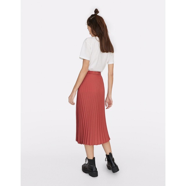 Chân váy xếp ly Stradivarius hồng đất Xs | BigBuy360 - bigbuy360.vn