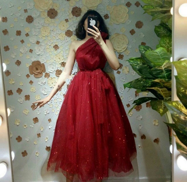 ĐẦM LỆCH VAI NƠ